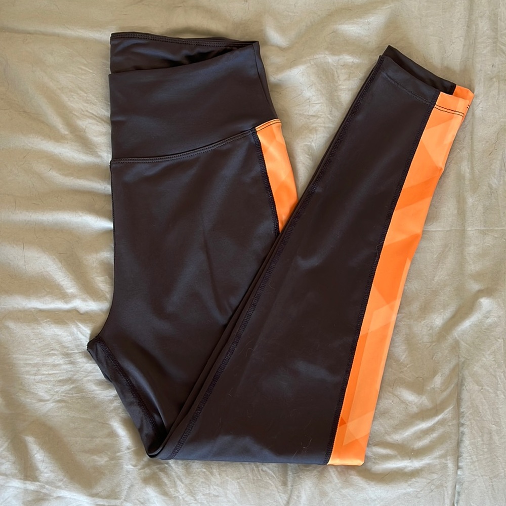 Orange theory leggings -Medium